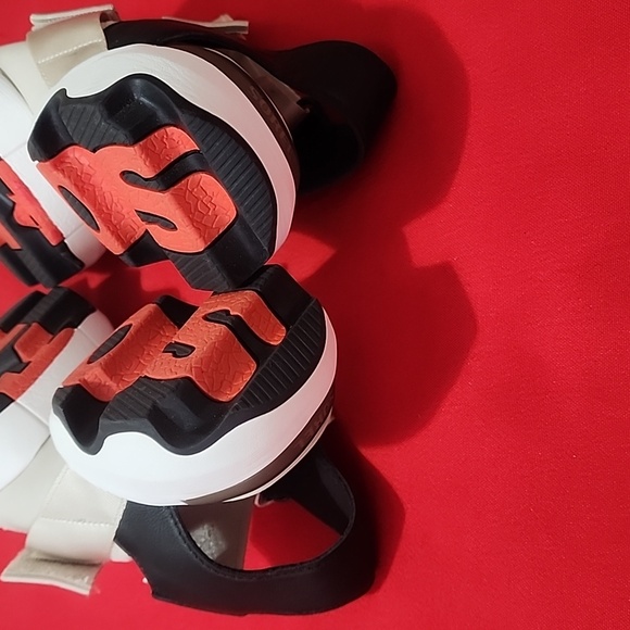 SOREL Kinetic Impact Black And Cream Sandal - Picture 8 of 9